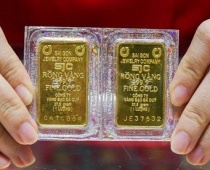 Vàng miếng SJC cao hơn giá vàng thế giới đến 18,13 triệu đồng/lượng